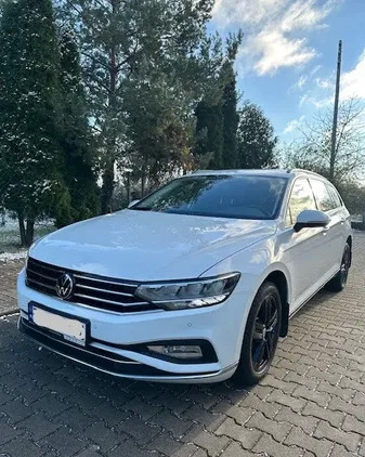 samochody osobowe Volkswagen Passat cena 99900 przebieg: 21500, rok produkcji 2020 z Oława